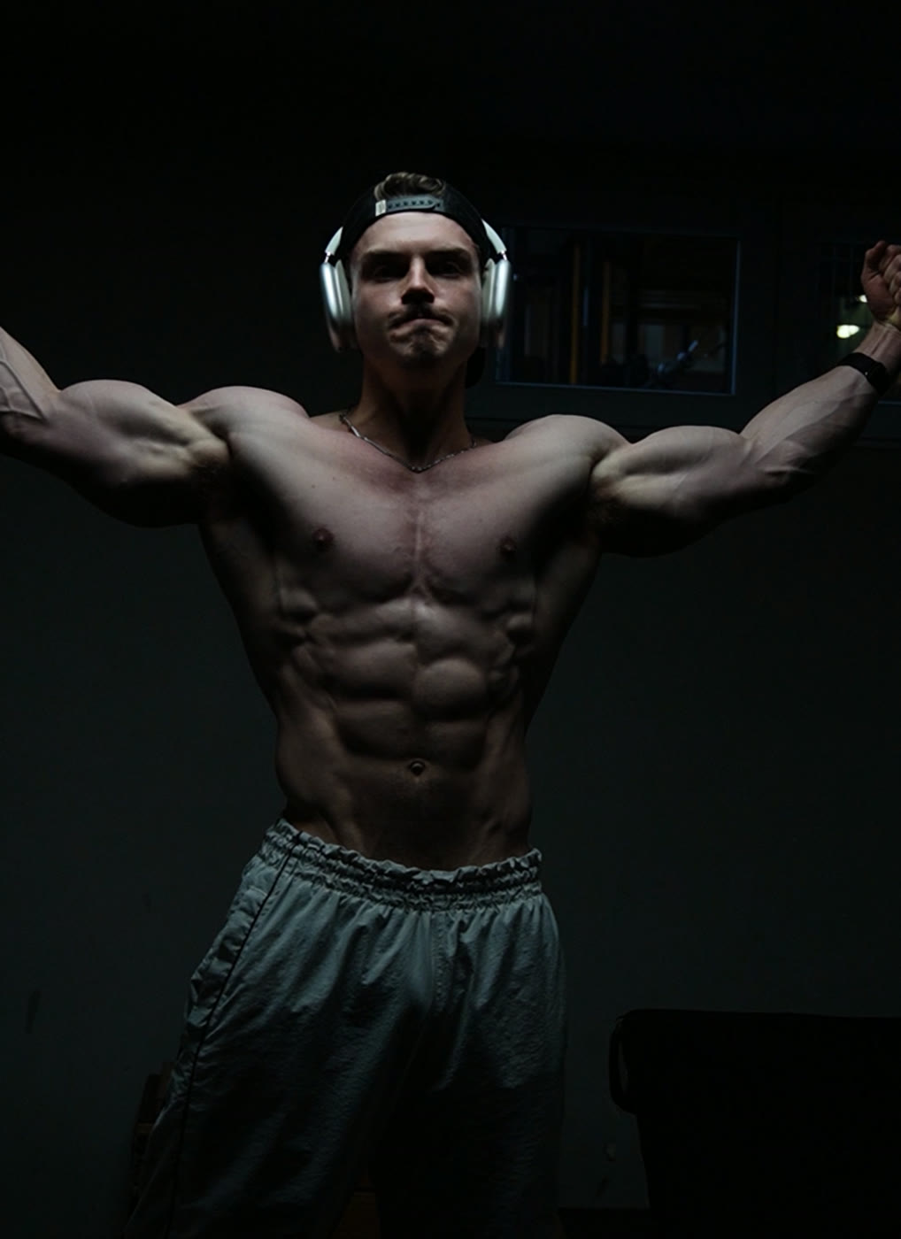 Mats Schröer — Hybrid Athlete, im Gym